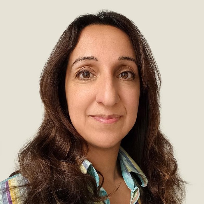 Dr Nisha